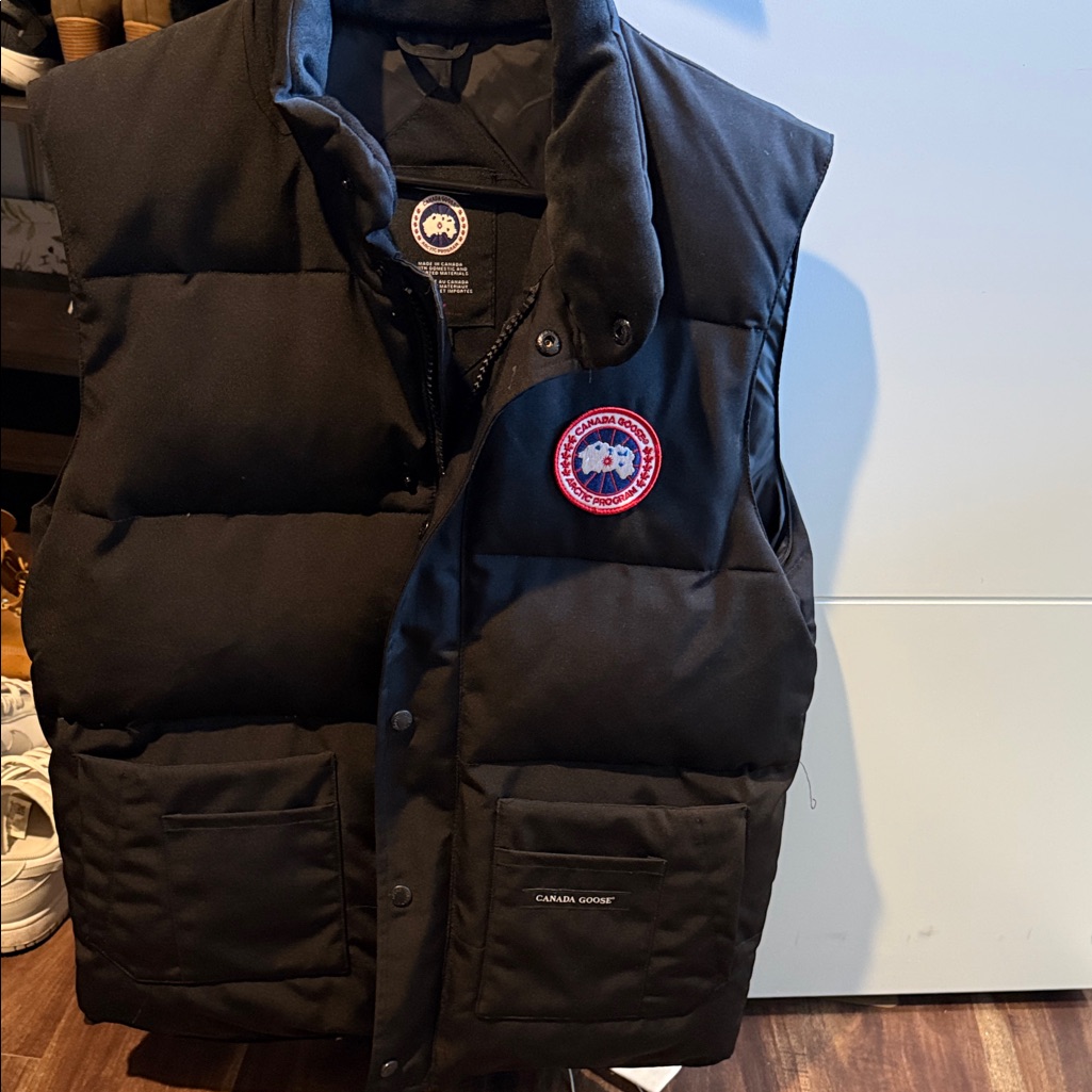 Canada Goose Black Quilted Puffer Vest With Red Patch
